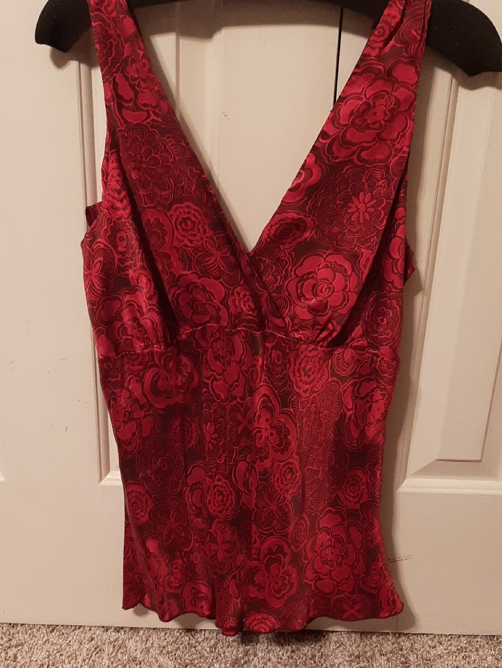 Red Floral V-Neck Sleeveless Top